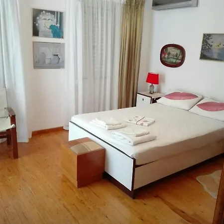 Ermioni's Peninsula Apartment *